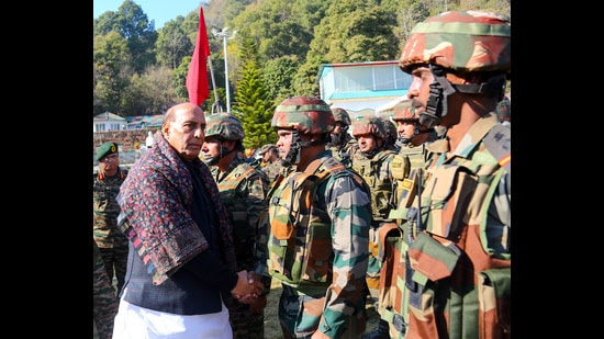 Defense Minister Rajnath Singh will visit Northern Command headquarters in Udhampur on February 24 to inaugurate new building of Command hospital and review situation.

#NorthernCommand #IndianArmy #RajnathSingh #Defence