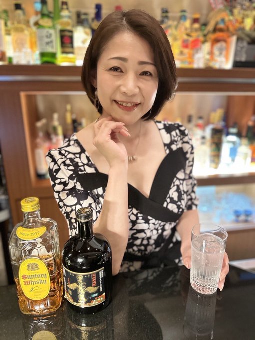 3/22(金) ラウンジバーラビリンスさんとSODLANDのコラボイベントを行います！  出勤キャストは 川上ゆうさん(@yuu_kawakami ) 友田真希さん(@maki_tomoda ) が決まっております！追加キャストも予定しております。  B1Fフロア18:00〜23:00  B1Fということはタオル1枚！？  お待ちしております🍻🍾🍻&hellip;<a class="tags" href="/tag/yuu_kawakami">@yuu_kawakami</a><a href="/tag/%E5%B7%9D%E4%B8%8A%E3%82%86%E3%81%86"class="tags"><span>#川上ゆう</span></a><a href="/tag/labyrinth_tokyo"class="tags"><span>#labyrinth_tokyo</span></a>
