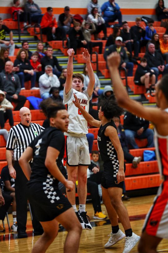 DTownPacers's tweet photo. With this shot Delaware Hayes Senior Jesse Burris becomes the all time Boys Basketball scoring leader with 1528 points. Nothing but net!
Pacer Nation!🐎 https://t.co/F7UozIDw84