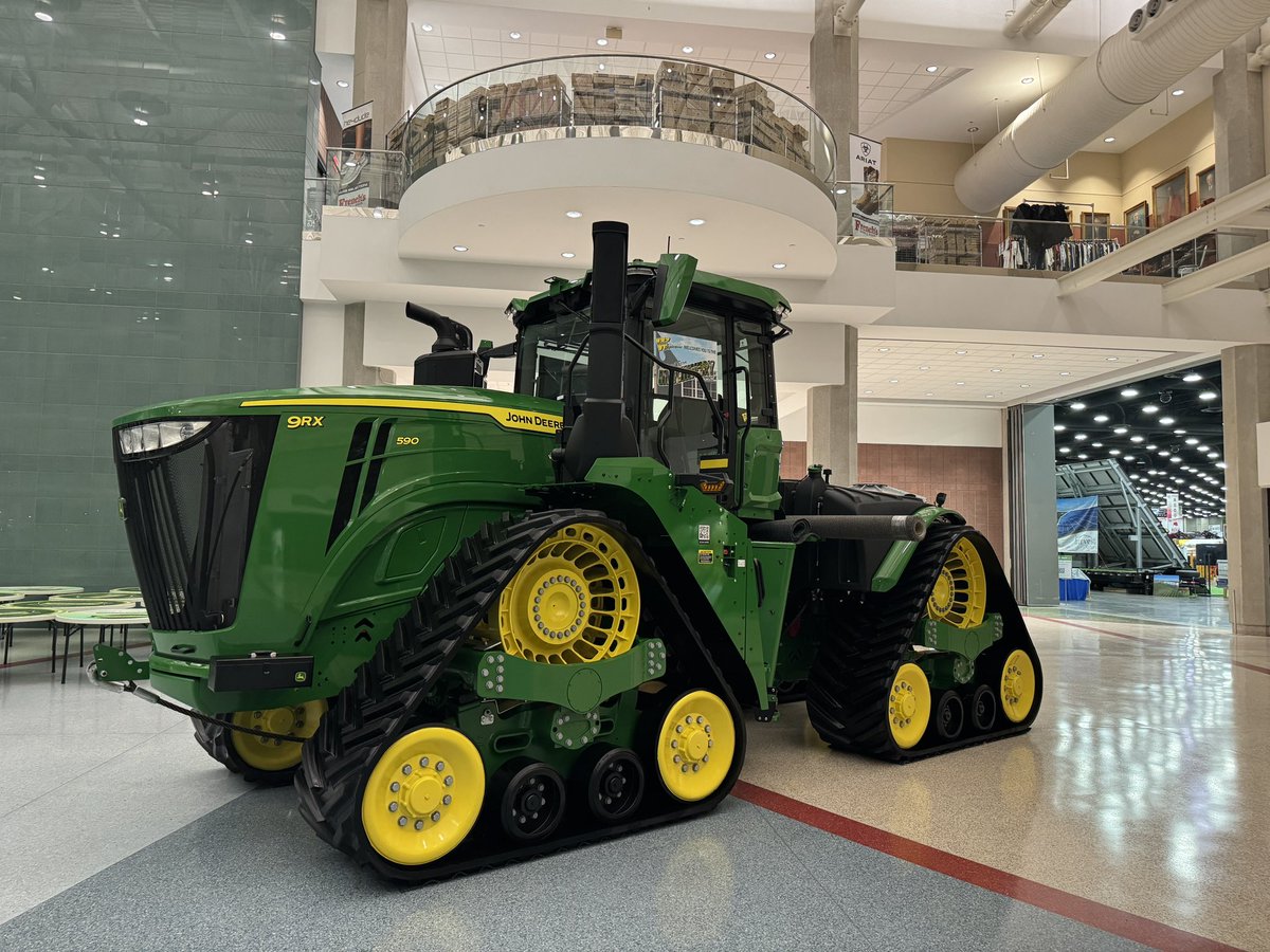 AlexisSmithKY's tweet photo. I’m like a kid in a candy store at the @KYNFMS except I can’t afford any of this candy. 🚜 https://t.co/A6smux4dhQ