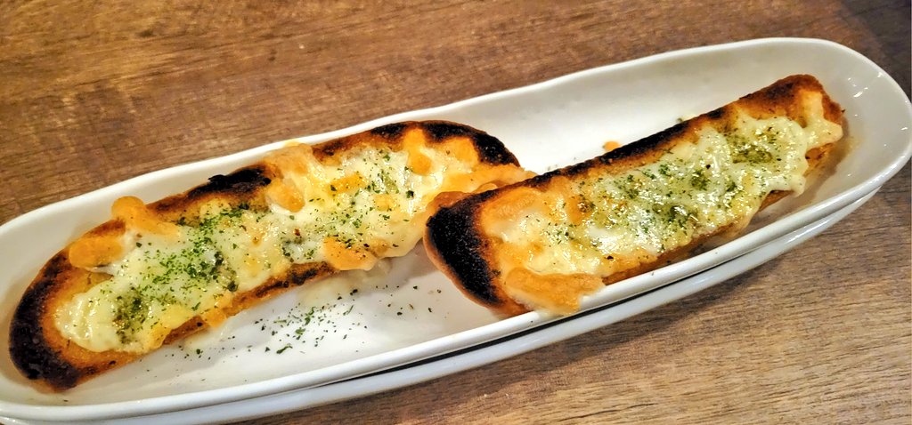 ガーリックトースト🧄✨
めっちゃおいしいけど、楽器の中が確実ににんにくになるからボツになったらしい🤣(笑)