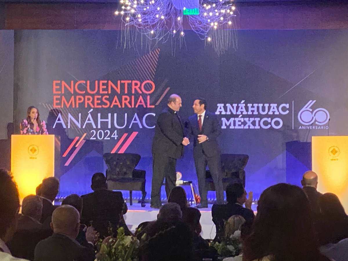 Armando_ZunigaS's tweet photo. Asistimos un grupo de consejeros y socios de @Coparmex_CDMX al #EncuentroEmpresarialAnáhuac2024 donde disfrutamos de una gran conferencia del Presidente de @CONCAMIN, @abugaberjose y fuimos testigos del reconocimiento a la @FundacionSlim recibida por #PatrickSlim así como la asistencia del Capítulo de #CoparmexCDMX #UniversidadAnahuac y su Presidente Julio Espejo.
Para #CoparmexCDMX es muy importante la vinculación y convenio que tenemos con las Universidades en beneficio de nuestros socios. ¿Ya conoces estos beneficios?