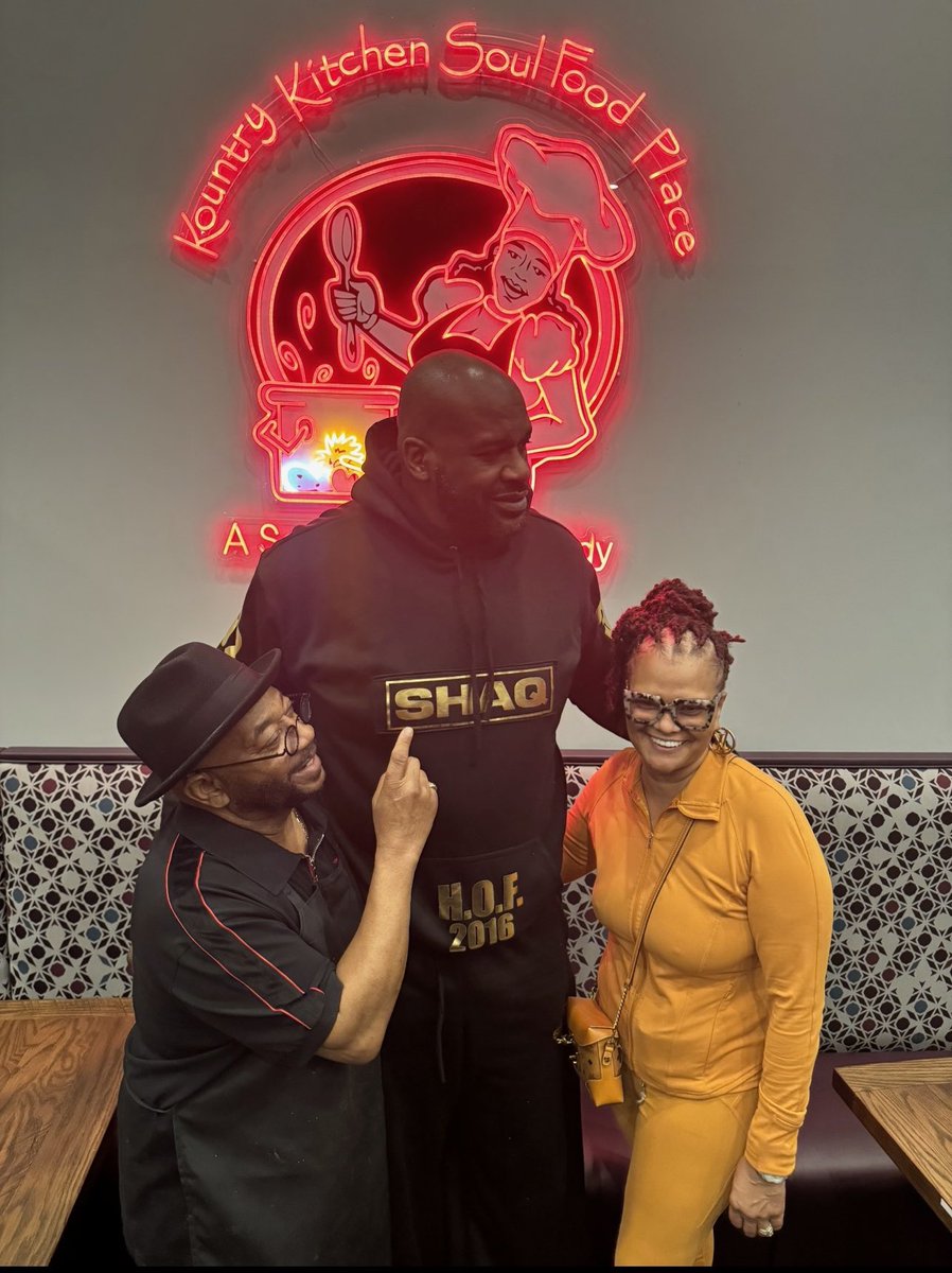 Kountrykitchen's tweet photo. Welcome home @SHAQ  The tallest member of the Family.  #worldfamous https://t.co/S4EHqxIgXR
