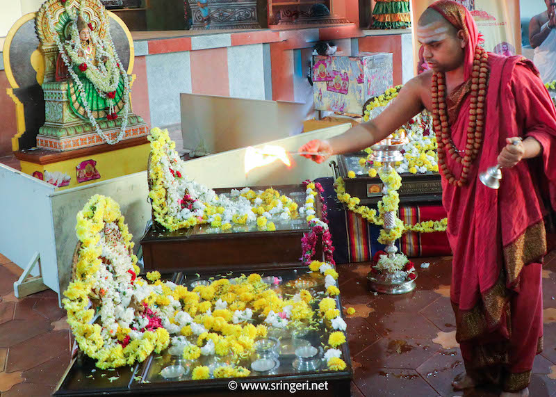 Sacred Waters from 16 rivers offered at Ayodhya

sringeri.net/2024/02/15/new…