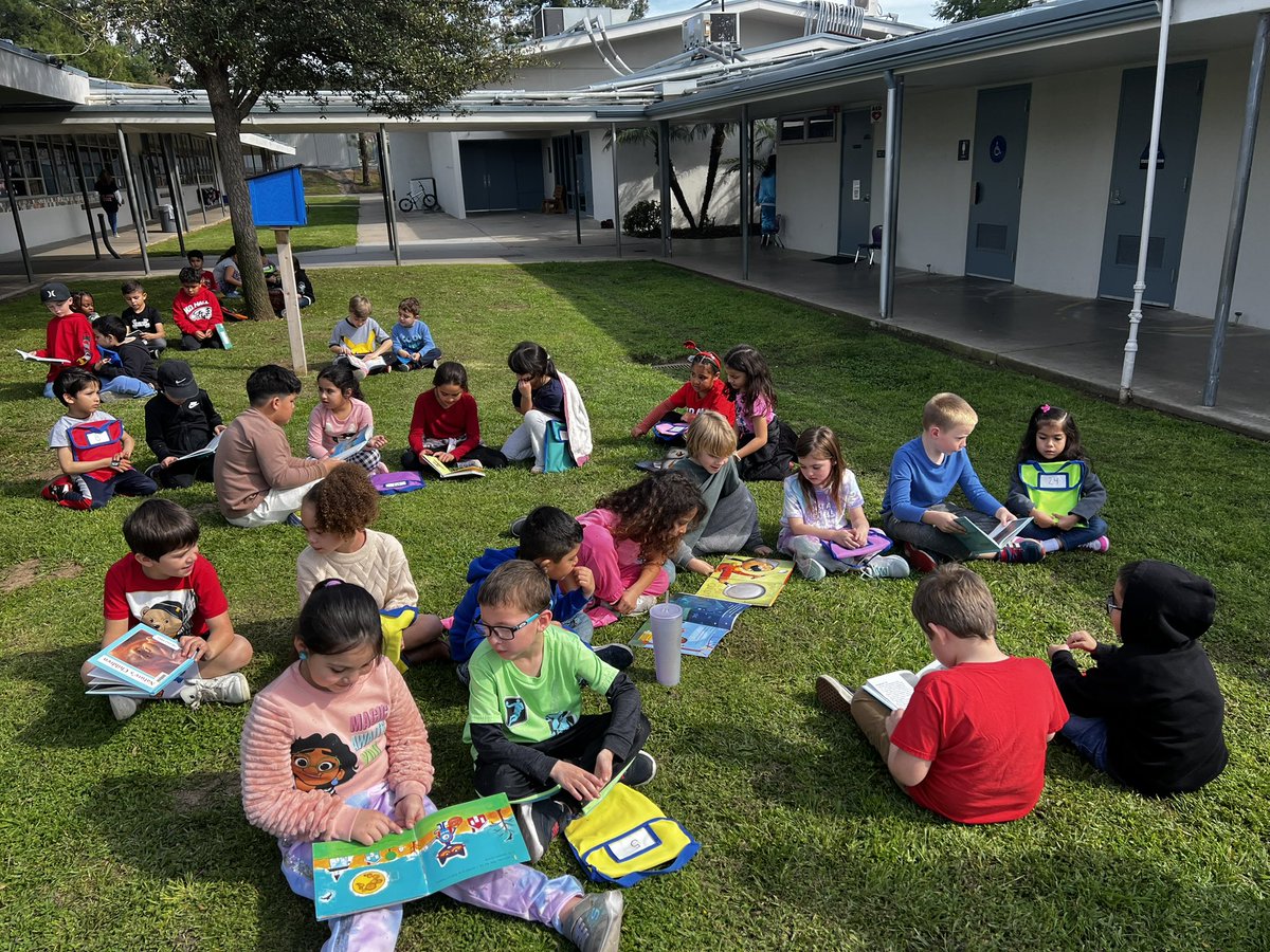 Miss Ellison tweet media