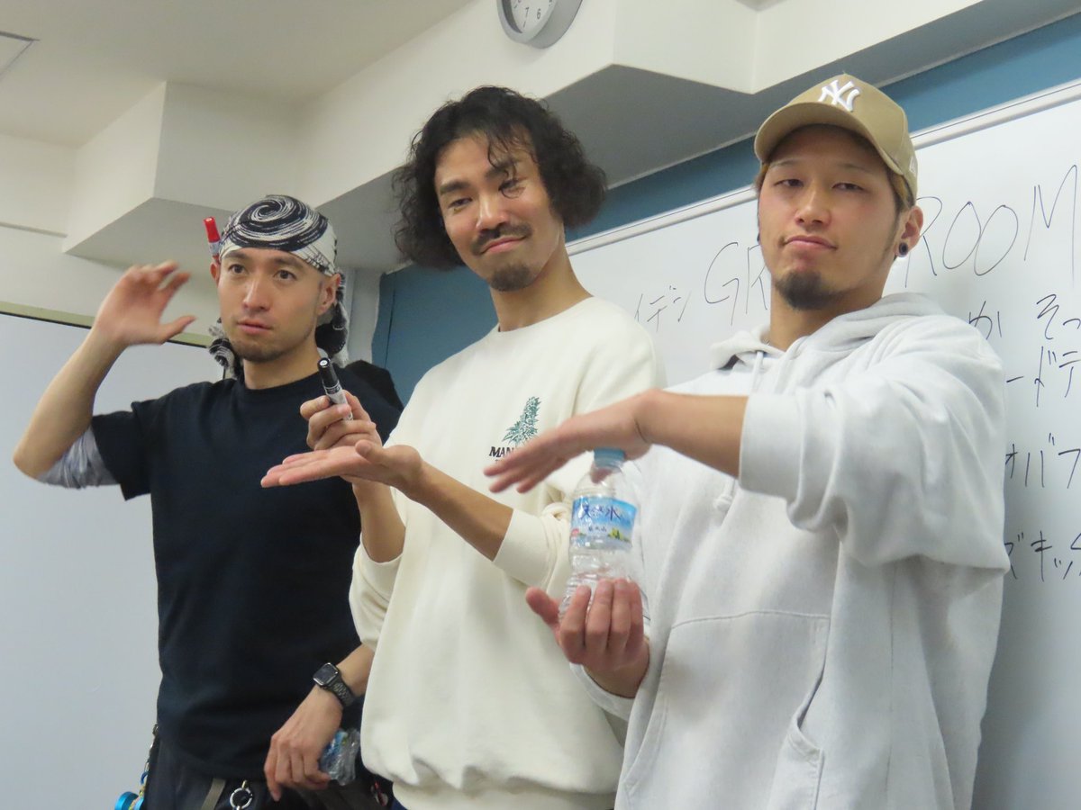 sa_ym777's tweet photo. GREEN ROOM  2024年2月16日(金)
詳しい感想はInstagramで書きます！
過去一笑いました！御三方ともとても素敵な方々でほんとに楽しかったです！#そかそかそかそっか！ #…知ってる #ハイクコーヒー #バープラセボ #ロードデンドロン #バオバブの木 #密です #バインドヨーヨー https://t.co/MWvP0YqVeA