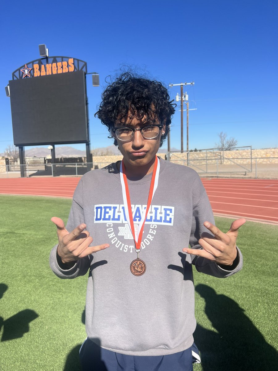 dvtrack's tweet photo. Day 1 and we have some top finishers, 4x200 2nd Place. Sheyna Arrieta  3rd place Shot, and Cesar Ruiz 3rd in pole vault https://t.co/KxUZHjvnDG
