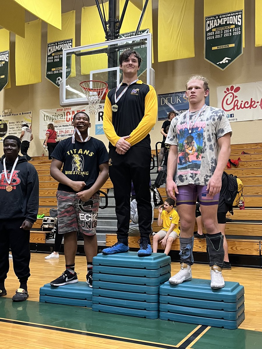 ReeceSmith88772's tweet photo. District champ 🥇🤼

@CoachFanelli @MartinCoSports https://t.co/nbo57mFd9I