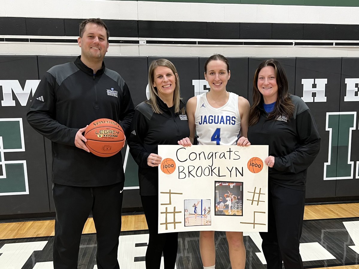 Congrats to senior forward Brooklyn Fischer on scoring her 1000th point tonight!  We are proud of you Brooklyn!