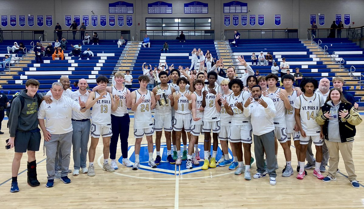 The Golden Lions secured their 8th straight region championship with a 53-47 gutsy win over Marist. D’Marley Elliott - 18pts 11rbs Tobias Brinkley - 12pts 8rbs Harris Reynolds - 10pts Aiden Portee - 8pts 3stls Ashton Bjerke - 6 pts #MTXE