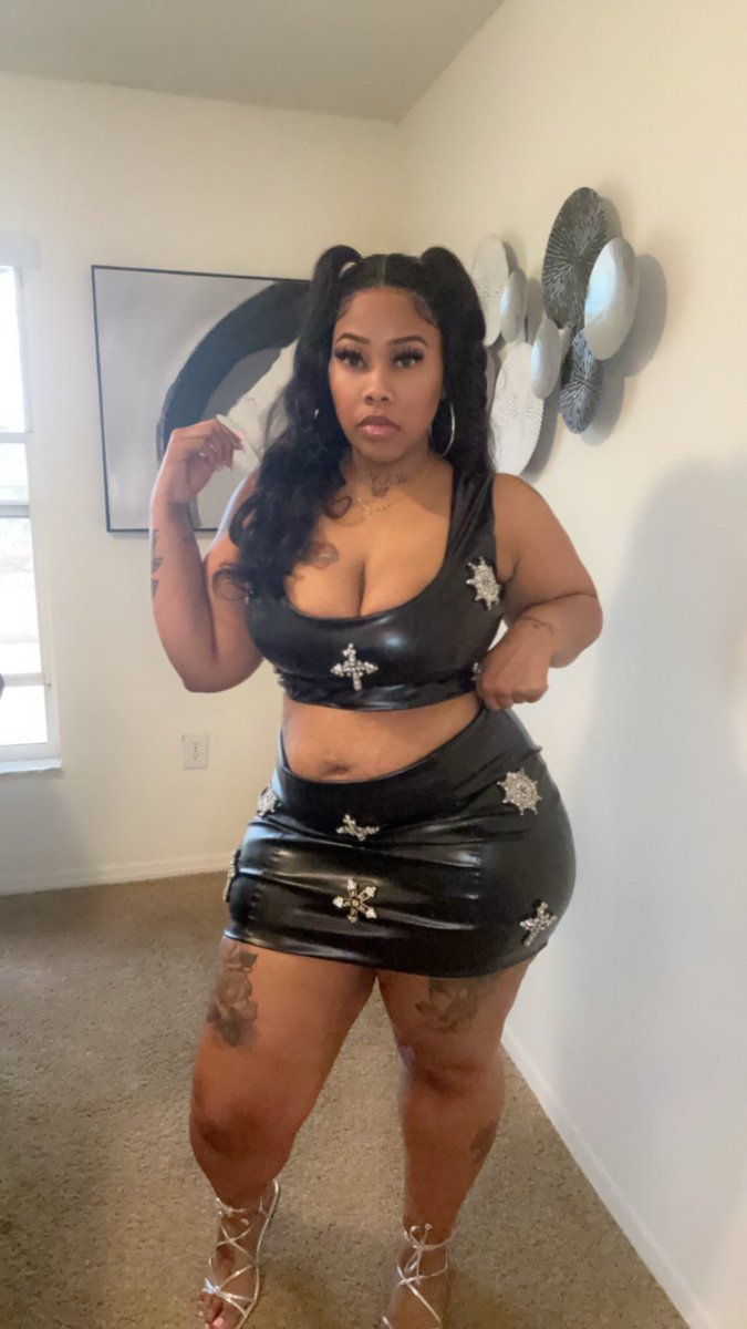 Miss_ButtaLove's tweet photo. I don’t sing R&amp;B… but bitch I’m really HER  #thic #Folllow #beauty https://t.co/aAs8bXwwOi