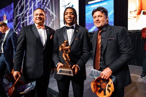 Great event! Big time evening for @Ollie_Gordon2! Big evening for @CowboyFB! Thank you to the @DoakWalkerAward for a special night. #GoPokes