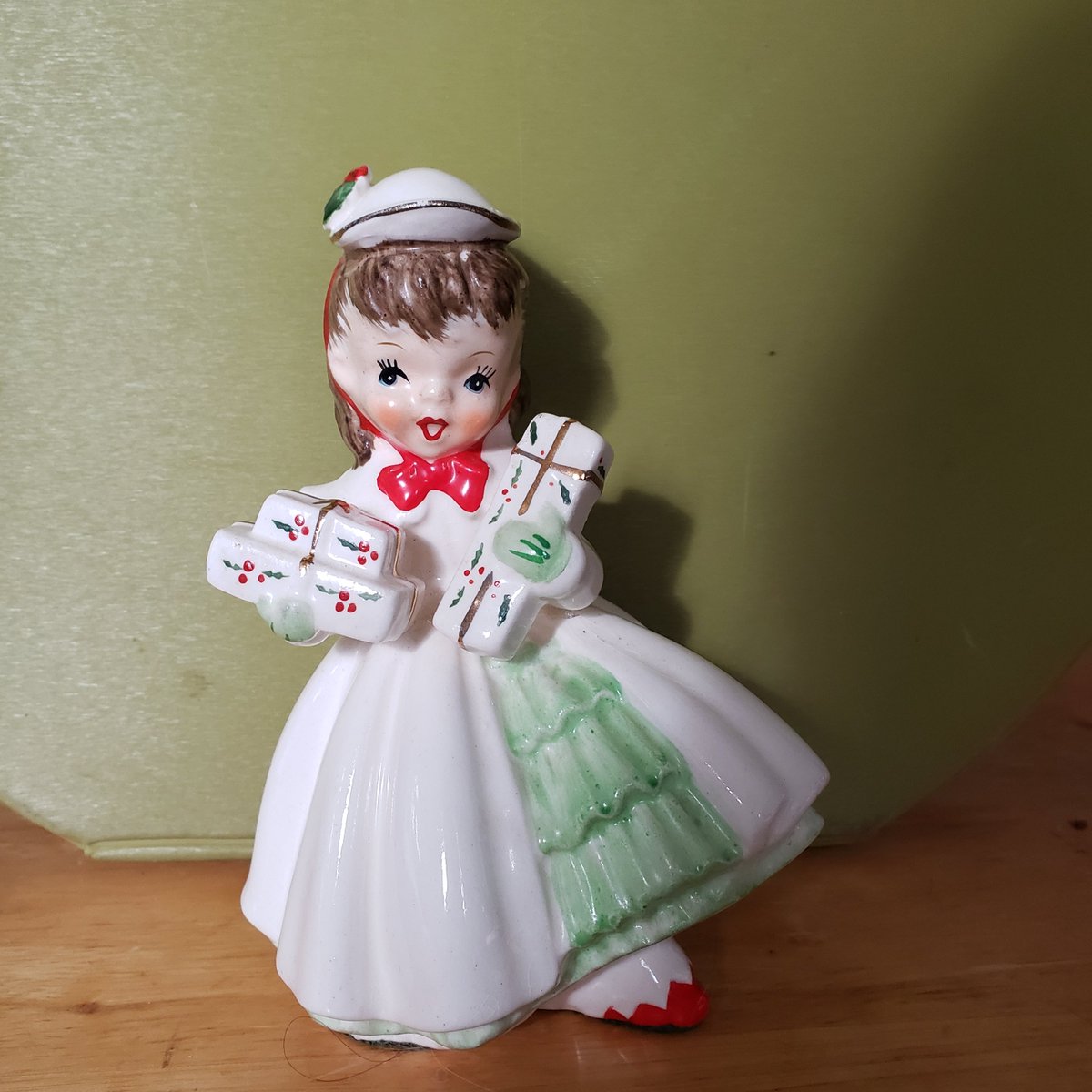 2022Antiques's tweet photo. https://t.co/H0EYSGJzJL
#Napco #Christmas #Collectible #Shopper https://t.co/LK2G9MECoG