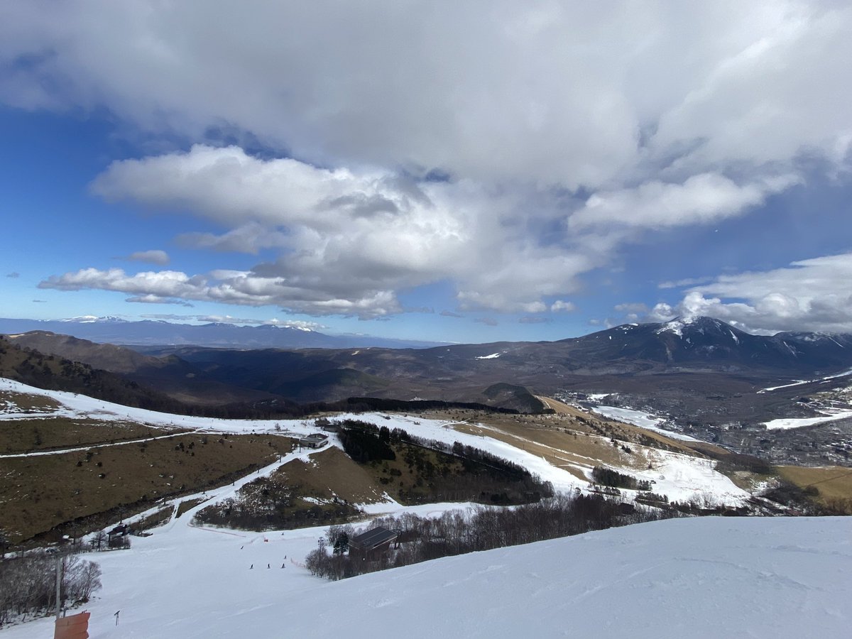 satomannorg's tweet photo. 思い出のスポーツマン
あの頃のようには滑れない
#車山
#THEREI https://t.co/u4tEj1sDsl