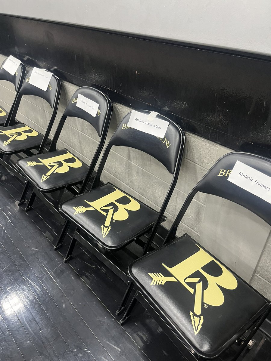 Stephen_Moss_AT's tweet photo. Thank you @BA_SportsMed for reserving seats for the healthcare providers at the @OSSAAOnline 6A East boys regionals! Very thankful and a great idea for others to share in their hosting venues! @MAATAD5 @OKATC https://t.co/9PwBqQdoQz