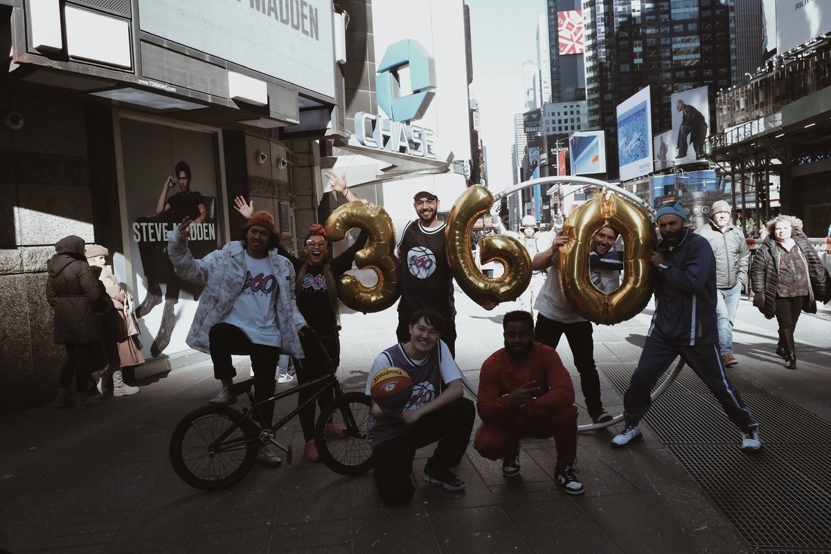 heruanwari's tweet photo. Today we opened 360 ALLSTARS on Broadway to a full house at the New Victory Theatre, and weโve been given a proper New York City winter welcome โ๏ธ
#360allstars #newyorklife #circus #bmx #ridebmx #heruanwaribmx #heruanwari #performance #newvictory #broadway #musafircrew https://t.co/6aRNafVFRM