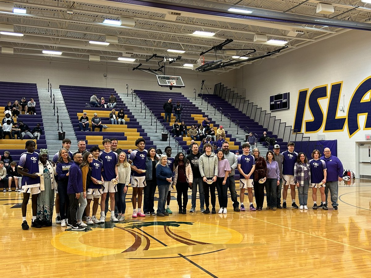 GI-54
Columbus-51

A perfect Senior Night! The energy and love that this group has for each other is inspiring. You saw that on display when Roady Mintken made the opening 3 of the game. 
The best bench warning of all time!

We love this TEAM!

#DayByDay