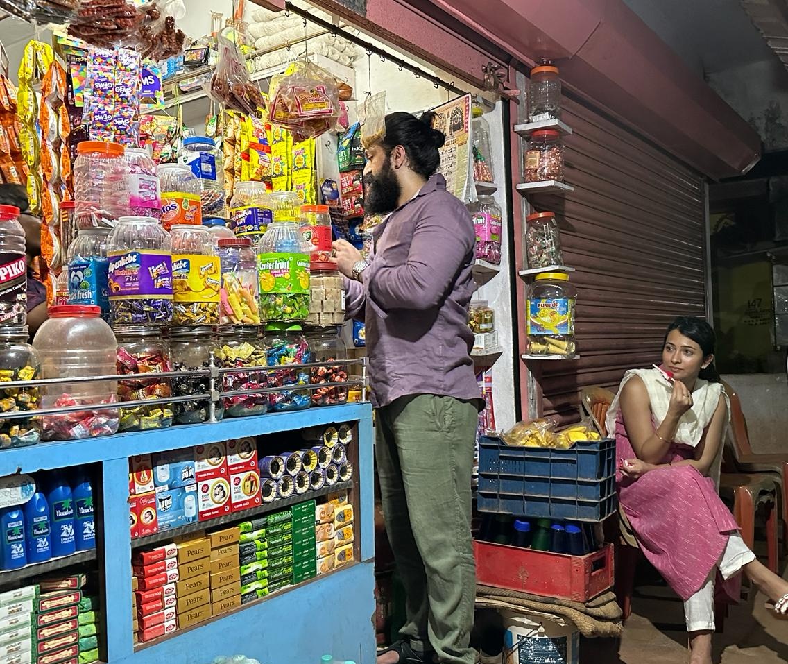 Rocky_Virat876's tweet photo. . @TheNameIsYash is a compassionate and devoted husband,  a nurturing and  supportive father to his children and a source of inspiration for the younger generation through his actions and ethics.🙇‍♂️

He is a True inspiration for many❤️‍🔥🫶🏻

#ToxicTheMovie  #TOXIC 
#YashBoss https://t.co/T9mnPzrMaW