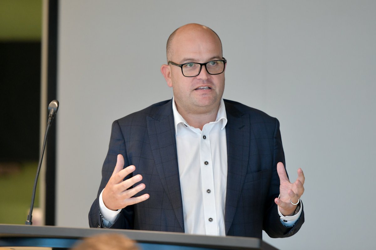 GC_Awards's tweet photo. 🏙 🏖  🎤 🎤  Great to listen to Tim Baker, CEO of City of Gold Coast, talk about his vision and savings for the City in 2024, as well as our own Adam Twemlow and Richard Holt, at our 2024 Winners Lunch. 👏 👏 https://t.co/jieFz2oFSF