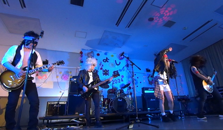 apples1586's tweet photo. 先週2月11日のひよし音楽祭では応援ありがとうございました。Queenの東京DOMEライブに行って御礼遅れました。
https://t.co/mORBXBbyrQ https://t.co/GDkvC0kikk