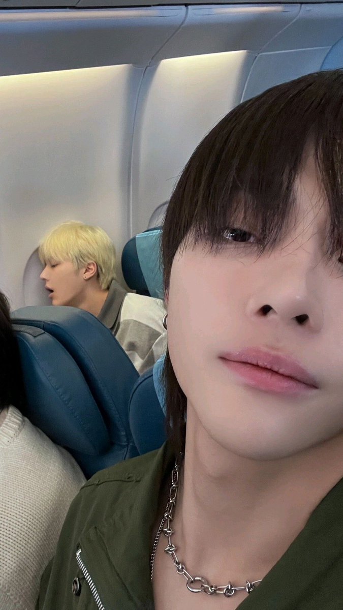 kulakura_'s tweet image. #육퇴
#드디어잔다