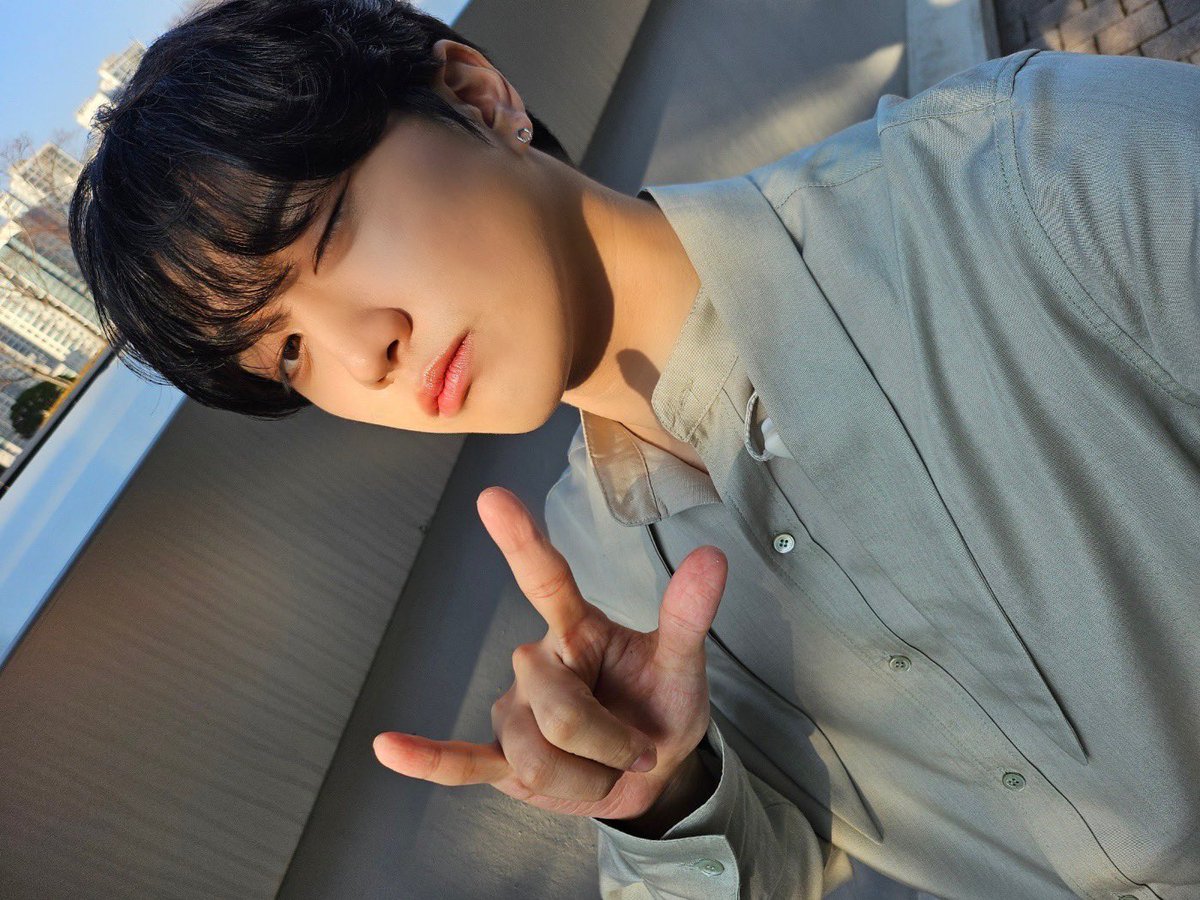 GoldenChild's tweet photo. [📸] 240217 MBC #쇼음악중심

음악중심에 나타난 발라더 주쨔 ₍˄·͈༝·͈˄*₎◞ ̑̑ ෆ 

오늘은 어떤가요 ˀ̣
ㄴ 말해 뭐해 너무 좋아 .ᐟ .ᐟ .ᐟ .ᐟ

#HONGJOOCHAN #홍주찬
#GoldenChild #골든차일드 #GNCD
#어떤가요 #주찬_어떤가요 https://t.co/MGEfhpqqHI