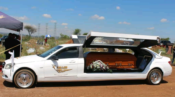 Steez0147's tweet photo. Fact about black funerals these days...???🤔🤷‍♂️🕊️ https://t.co/ee0Nr3lnpy