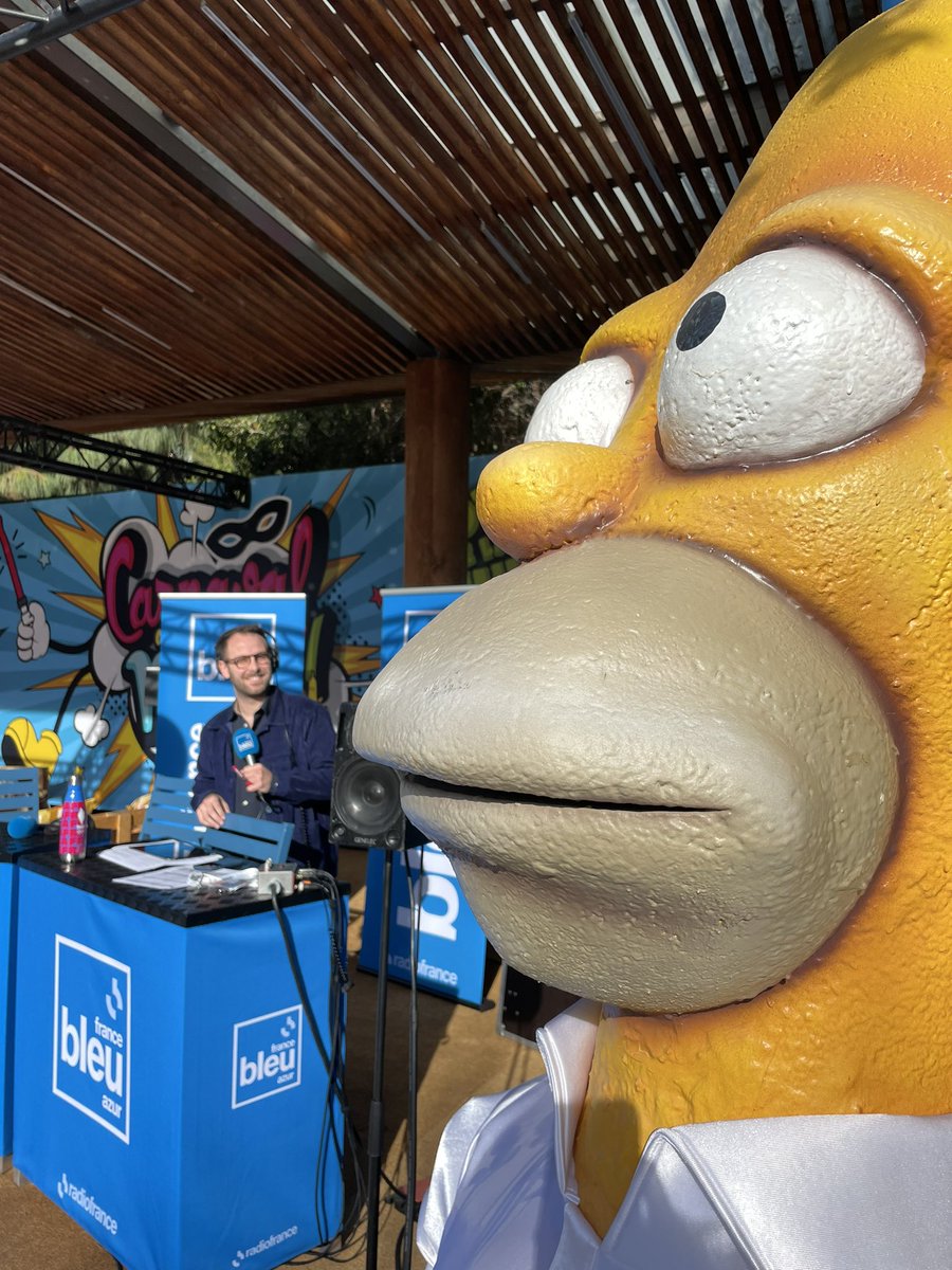 MerouNico's tweet image. Ce #weekend @francebleuazur est partout sur la #CotedAzurFrance en direct sur le @NiceCarnaval, la #FeteduCitron de @villedementon et la #FetesuMimosa de @MandelieuVille 

Bravo à toute l’équipe pour la mobilisation !