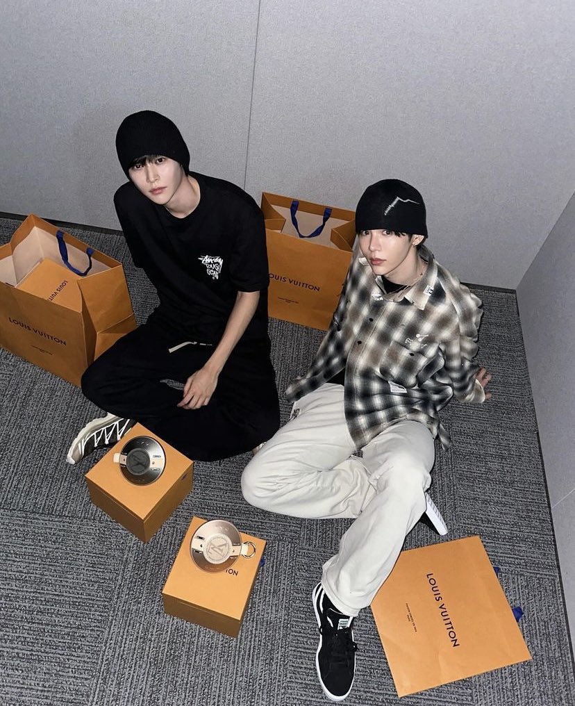 riizepics's tweet image. riize_official instagram update with shotaro and eunseok