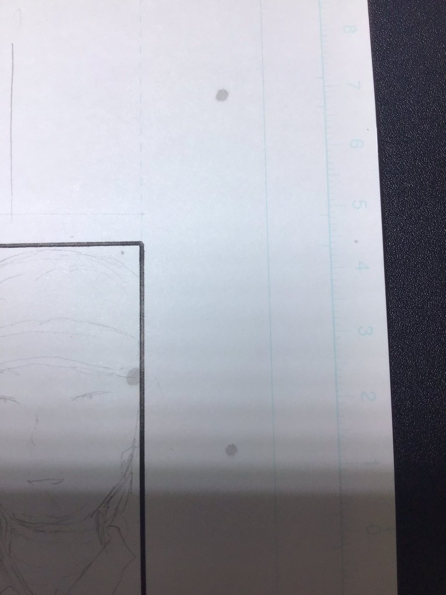 ところでペン先洗ってる水が派手に原稿に飛んでしまって
ちょっと焦った😅
幸い絵がダメになるほどでは無かったですが…気をつけよう 