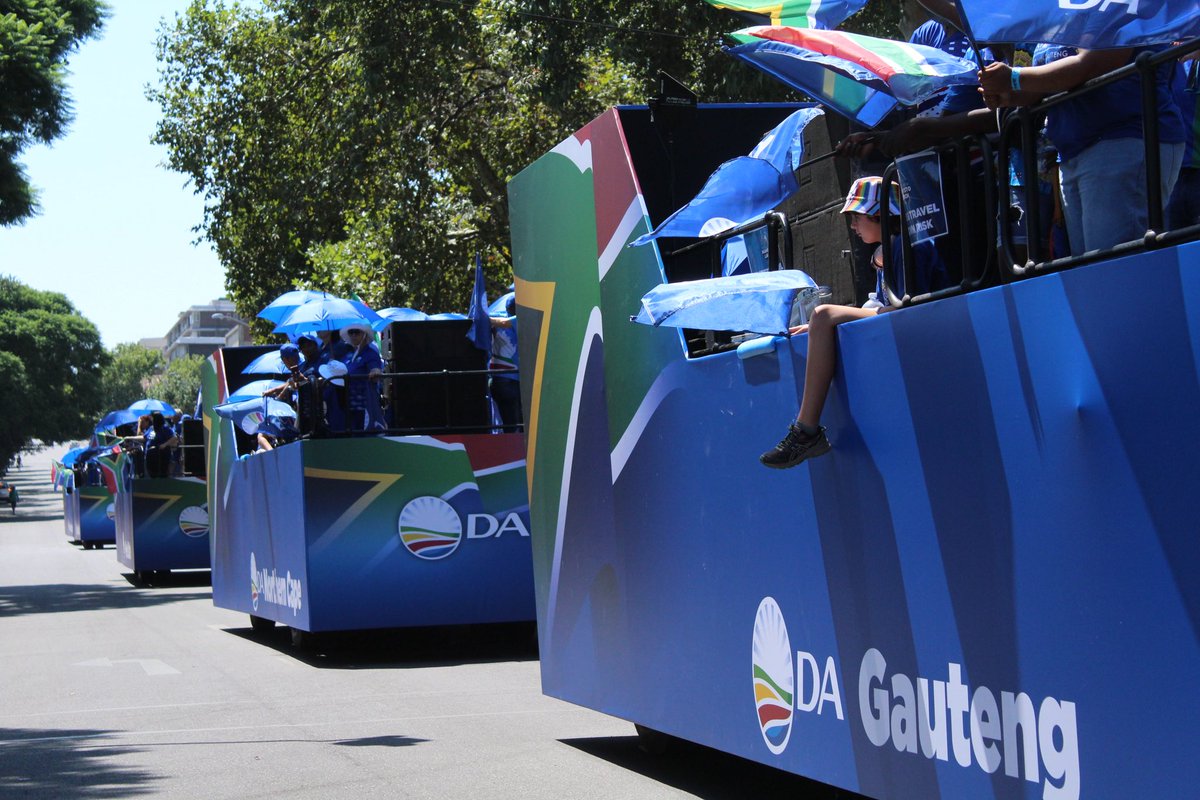 The DA blue machine marching to the Union Buildings to launch our manifesto to rescue South Africa. 🇿🇦  #DAmanifesto