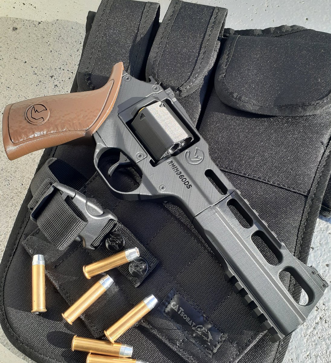 キアッパライノ 3Dプリント チアッパ・ライノリボルバーの3Dプリンター製モデルガンなるものが売っ