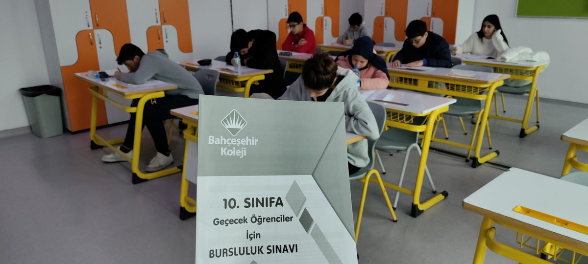 BahcesehirSivas's tweet photo. Bahçeşehir Koleji Bursluluk Sınavımız öğrencilerin yoğun katılımıyla tamamlandı.

Tüm öğrencilere başarılar dileriz. 🙂

Bahçeşehirli olmak için #SıraSende ❤️💙 https://t.co/hBeAxI4N9P
