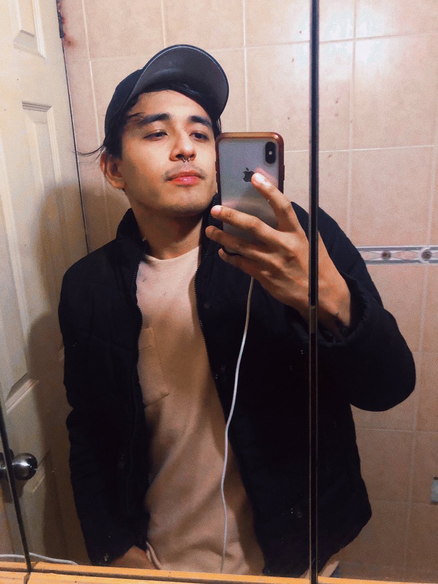lavidadeJack's tweet photo. tristekid.wav https://t.co/f6GLAWoTkL