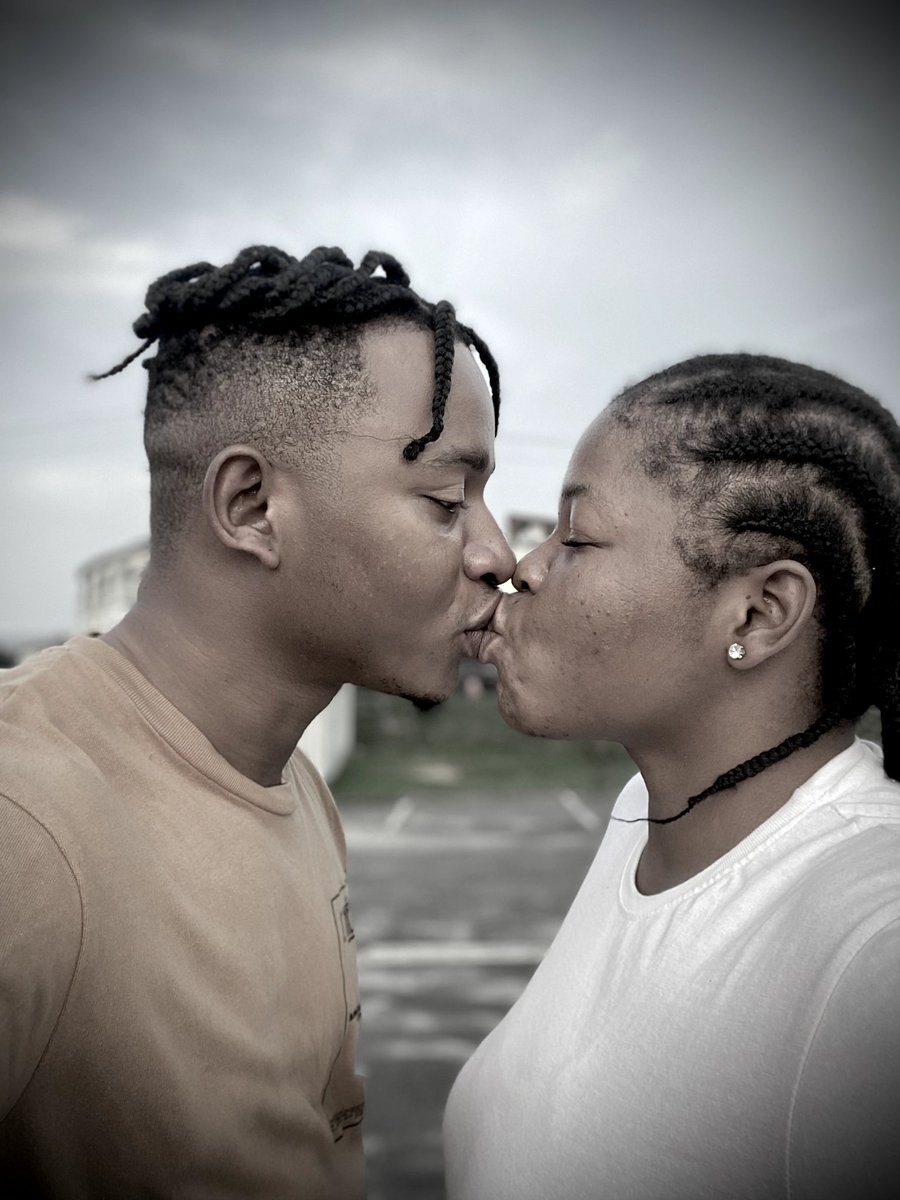 RowPotifa's tweet image. Name: Rhenen
Partner's name: Blessing

What God has Done for us:
Praise the Lord.....

God has given us an amazing family blessed with a cute son. We go the love the go💖💖

#ValentinesDay #HappyValentine #happyvalentines #HSRValentines2024