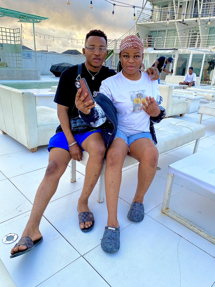 RowPotifa's tweet image. Name: Rhenen
Partner's name: Blessing

What God has Done for us:
Praise the Lord.....

God has given us an amazing family blessed with a cute son. We go the love the go💖💖

#ValentinesDay #HappyValentine #happyvalentines #HSRValentines2024