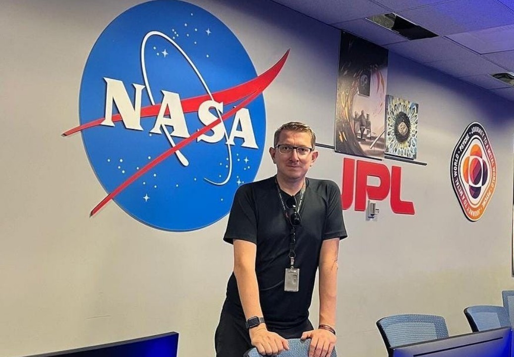 Uzun yıllar NASA'da görev yaptıktan sonra ülkemize dönen Dr. Umut Yıldız ODTÜ'de 💫 Umut Hocamızın Fizik bölümümüzde vereceği tüm ODTÜ öğrencilerine açık ASTR406 "Astronomy Seminar II" dersinin konusu "Space Technologies and Instrumentation" 🚀🛰️ 
<a href="/umutayildiz/">Umut Yildiz</a>

#uzay #astronomi