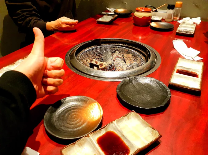 悪いなスバ友、この焼肉は5人用なんだ 