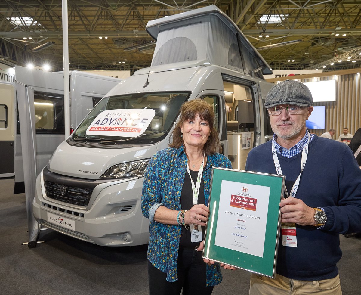 Auto-Trail (@autotrail_) on Twitter photo ๐ ICYMI: Our Expedition 68 is award winning! ๐
Given the Judges' Special Award at this year's <a href="/candmclub/">Caravan and Motorhome Club</a> Motorhome & Campervan Design Awards, this popular campervan is designed for people who love cycling.
Pictured is judge, Siobhan Daniels, presenting the award. ๐ ICYMI: Our Expedition 68 is award winning! ๐
Given the Judges' Special Award at this year's <a href="/candmclub/">Caravan and Motorhome Club</a> Motorhome & Campervan Design Awards, this popular campervan is designed for people who love cycling.
Pictured is judge, Siobhan Daniels, presenting the award.