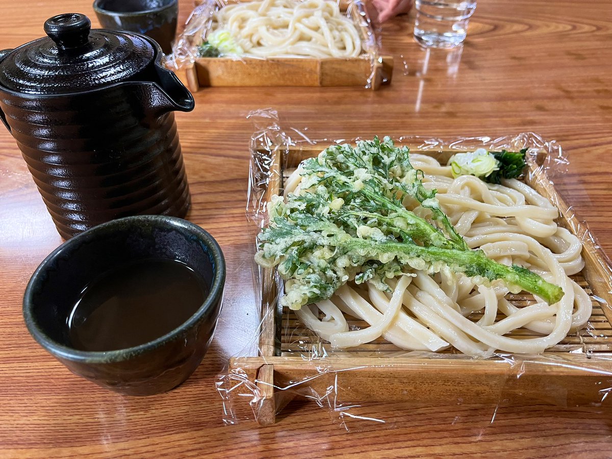 MT_CYC's tweet photo. 今日のゆるぽたは
入間市の手打ちうどん さわださんへ！
コシ:強め
ツユ:ダ���しっかり
　→美味！
#ざるうどん450円
#天ぷら90円
#手打ちでこの味なのに安すぎる！ https://t.co/Uz5kXgxvhp