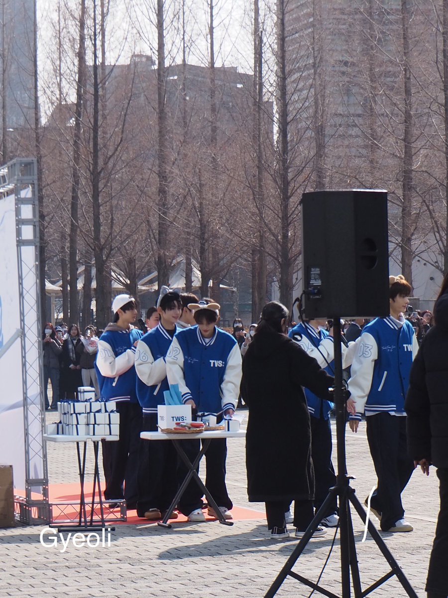 Gyeoliii9's tweet photo. 02/17 음중 미팬

#투어스 #TWS #신유 https://t.co/8Ux7W1U4Og