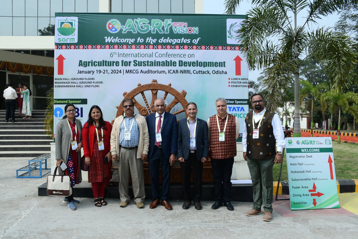 sarmodisha's tweet photo. Thank you, Prof. P.V. Vara Prasad,  director of SIIL for delivering a plenary talk  at the Agri Vision-2024 organized by SARM from Jan 19-21, 2024 at ICAR-NRRI, Cuttack, Odisha, India. PS: https://t.co/slI0RggDUZ
#sarm @RiceIcar @KStateAgron https://t.co/6V3lvDEZyf