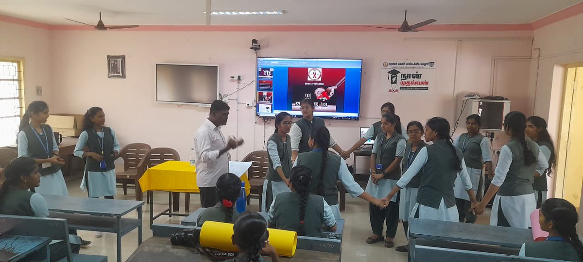 tansacs's tweet photo. As part of youth awareness initiatives, the ICTC team of Thondamuthur & CTM Home, #DAPCU Coimbatore, conducted a sensitization cum orientation session for the #RedRibbonClub students at #AvinashilingamArtsCollege & Government Women's Polytechnic College, Coimbatore. 🎗️
#TANSACS https://t.co/yXnshmML8q
