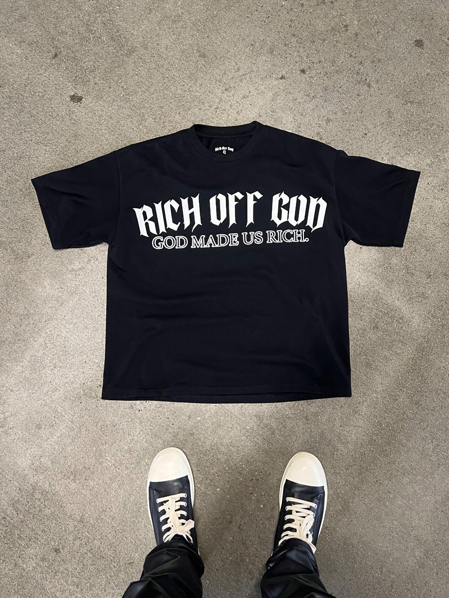 Caleb_joe_'s tweet photo. JESUS FACE OVERSIZED T-SHIRT AVAILABLE NOW! S - 3XL $50 PREMADE WITH FREE SHIPPING https://t.co/2WPqcm31Nk