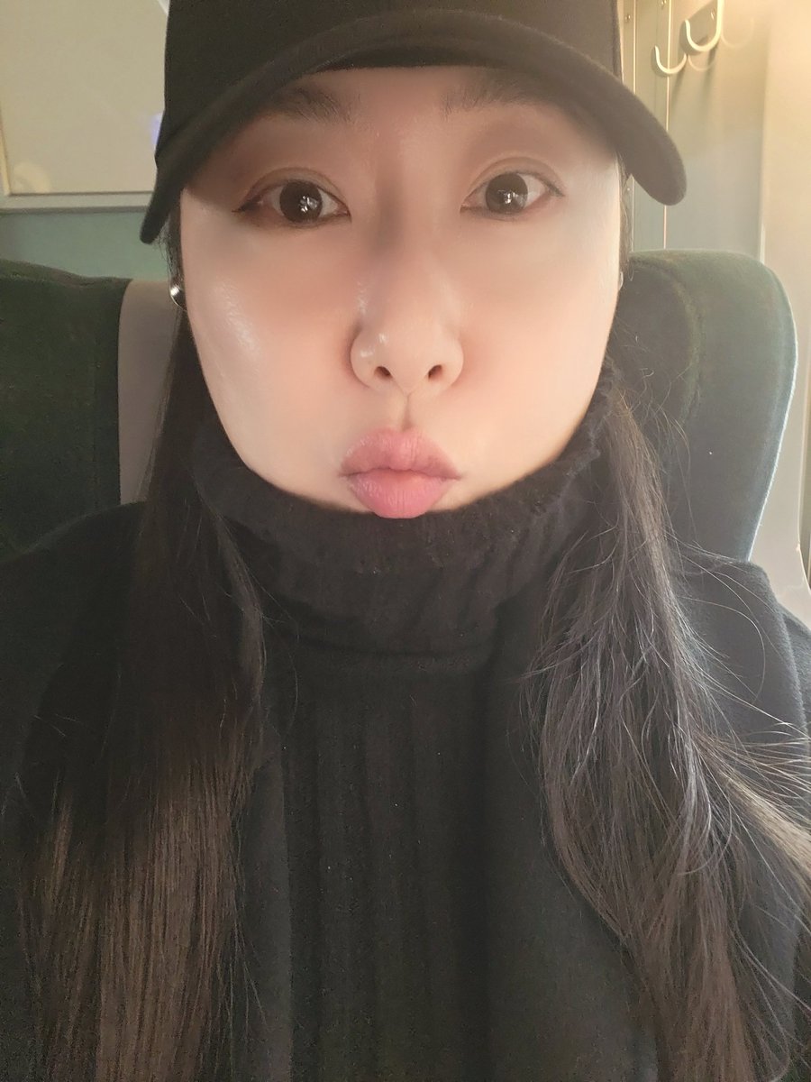 69ulsan69's tweet photo. ktx안 https://t.co/FMDpKkULlx