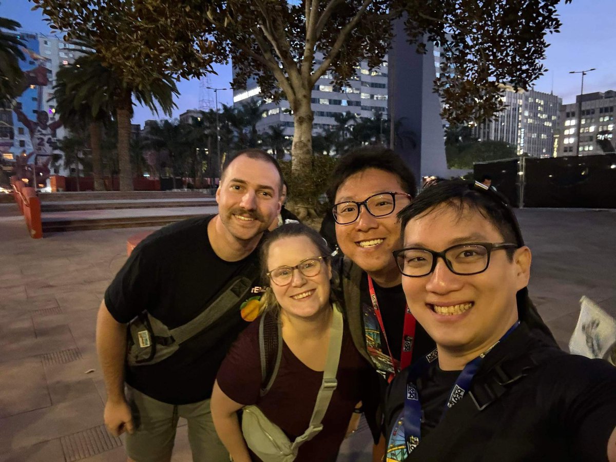 t0ge314's tweet photo. Sinnoh Day #1! So much fun here in LA! Can’t wait for tomorrow at Rose Bowl Stadium! 🤩🤩 https://t.co/k0l02NWhu3