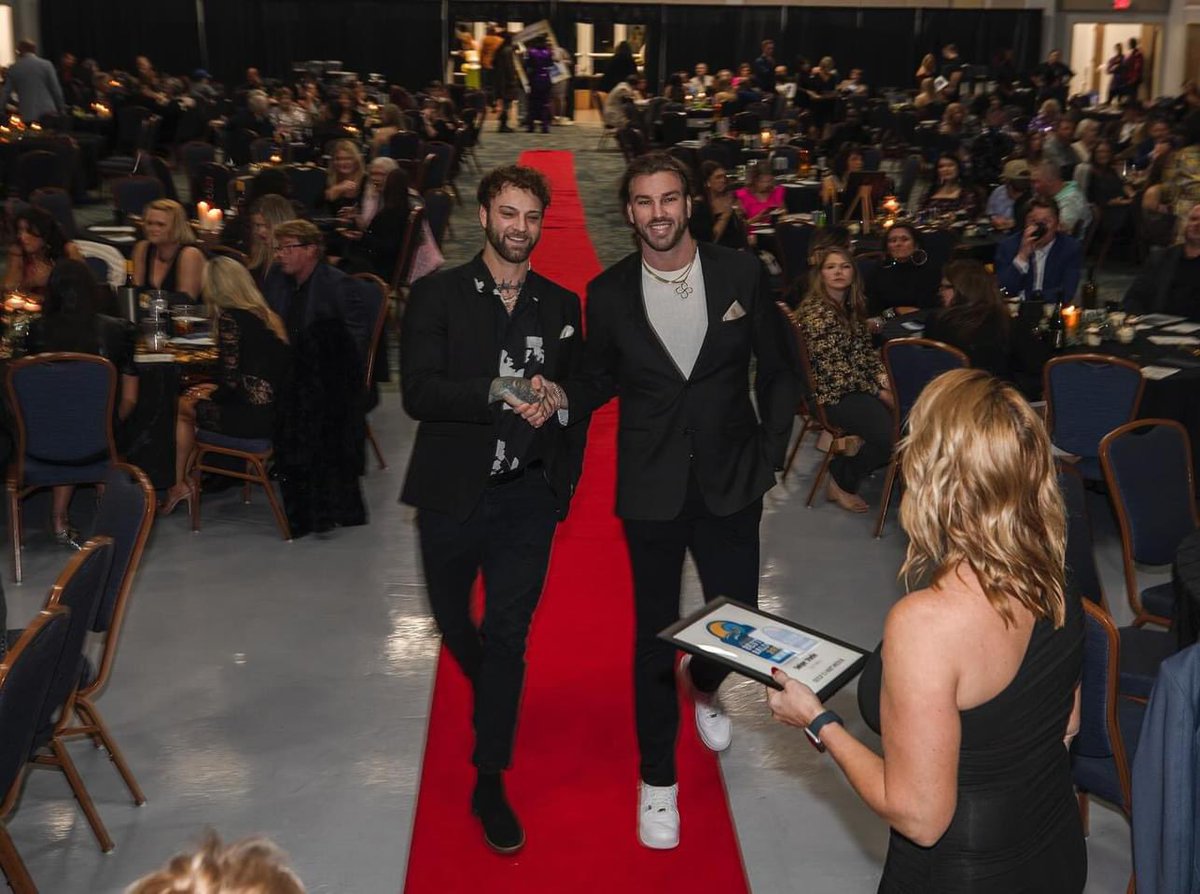 JDWSwiger's tweet photo. #SwigerStudio named best Art Gallery in Baldwin County #BacktoBack https://t.co/7e6zSnXTdV