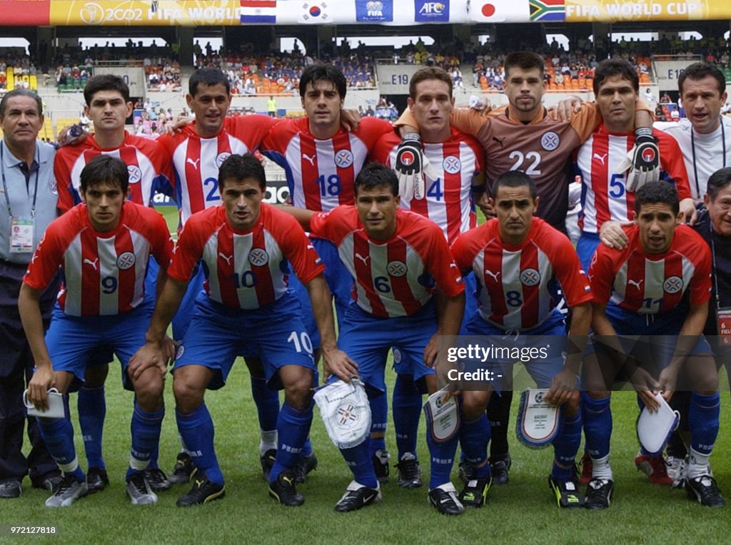 CopaLendas's tweet photo. Carlos Alberto Gamarra, Paraguai 🇵🇾.
Copa do Mundo de 2002, Coréia do Sul/Japão.
16º lugar.
0 gol, 4 jogos.
#gamarra #paraguay #worldcup2002 #copa2002 #koreajapan2002 #fifa #leyenda #elcolorado #laalbirroja #losguaraníes #apf #stadiumbusanasiad #panini #par https://t.co/Qpc0tGTggx
