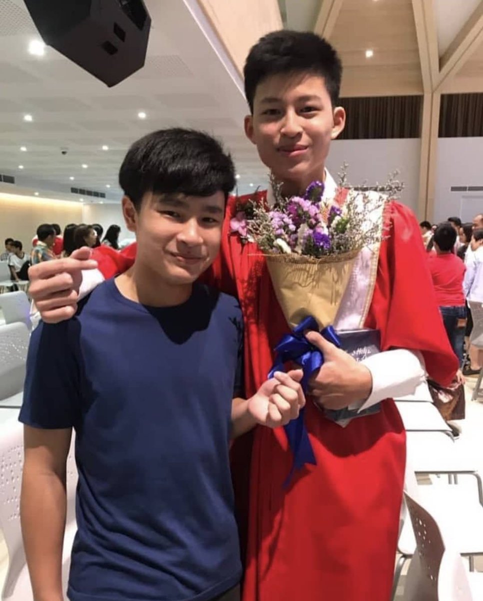 naravitaminz's tweet photo. IM NOT CRYING. YOU ARE 😭😭😭🫵 https://t.co/1QuJNkPPZa