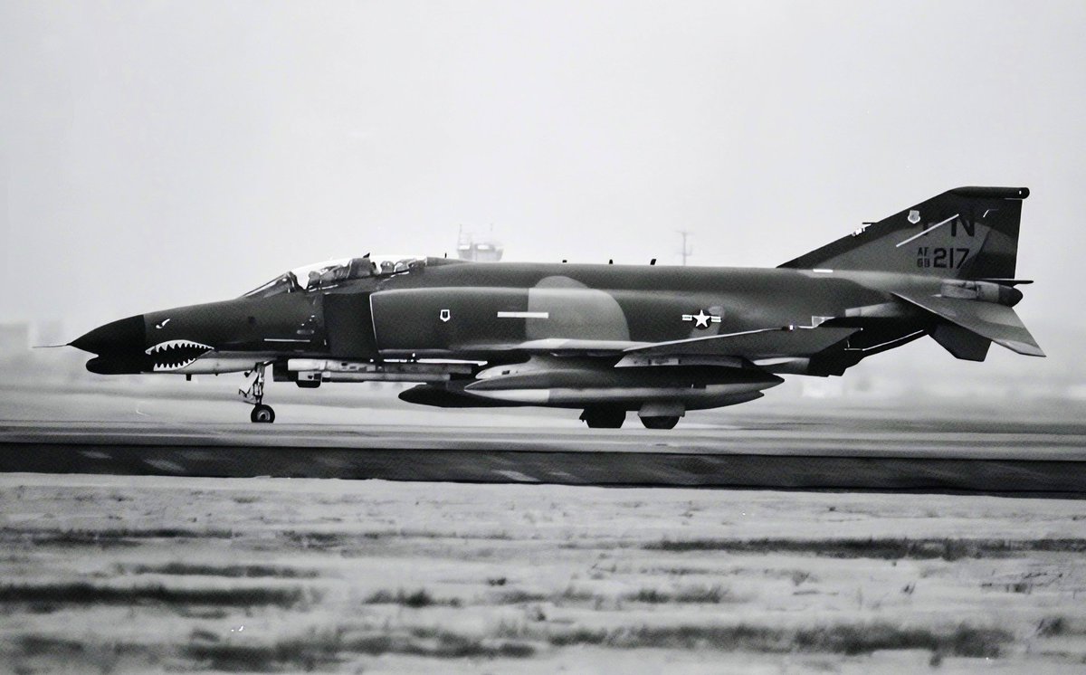 #217の日 横田基地 F-4G
90TFS 3TFW PNrd 69-7217、
December 1982。